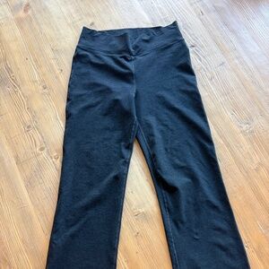 Vuori Mid Rise Elevation Slim Bootcut - Medium Black Heather - Cropped